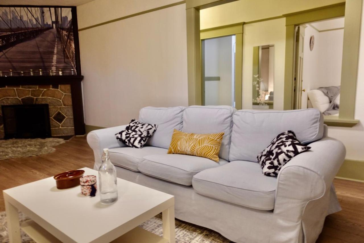 Private Room In A Shared House 溫哥華 外观 照片