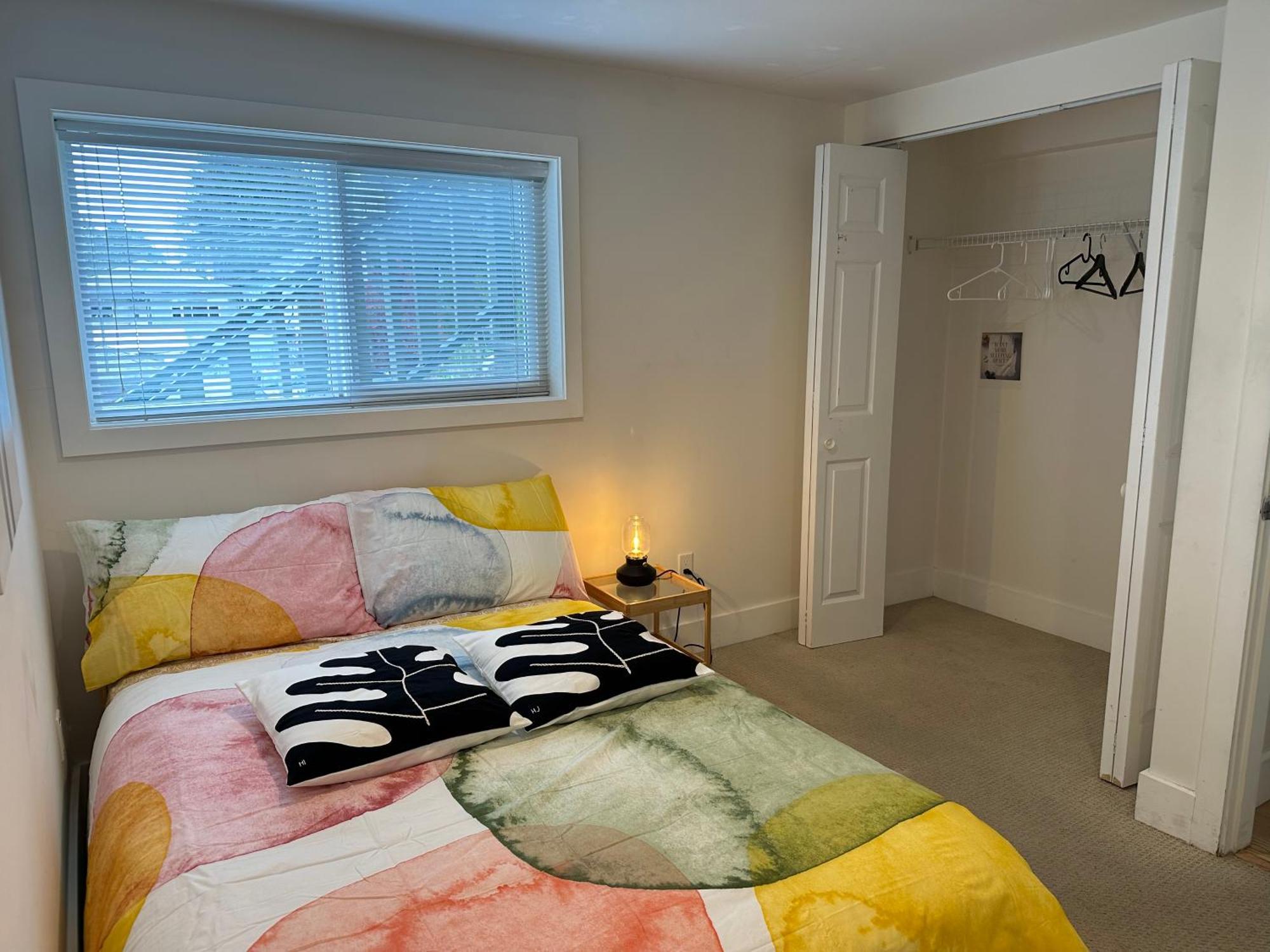 Private Room In A Shared House 溫哥華 外观 照片